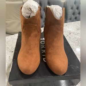 Torrid new contact short cowboy style booties size 8w